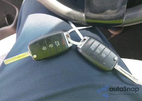 2015 Kia Optima Lx z USA, uszkodzony, nr VIN 5XXGM4A78FG476414